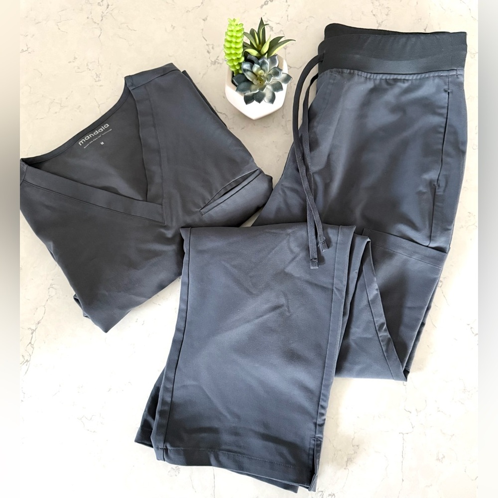 Mandala Scrubs Top and Bottom Size Medium M Pewter Gray